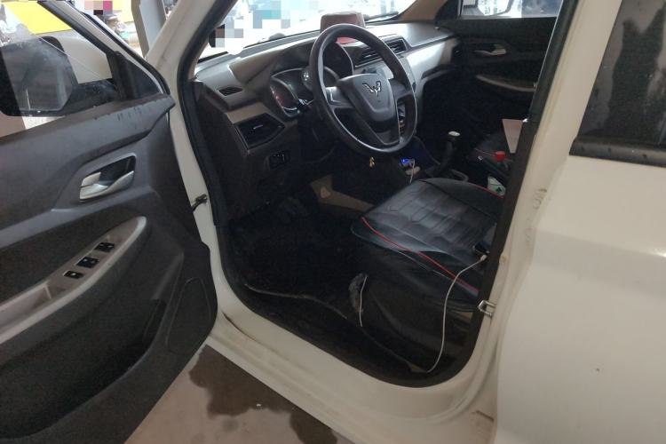 Used Wuling Hongguang 2018 1.5L S Comfort Model L2B Driver Seat