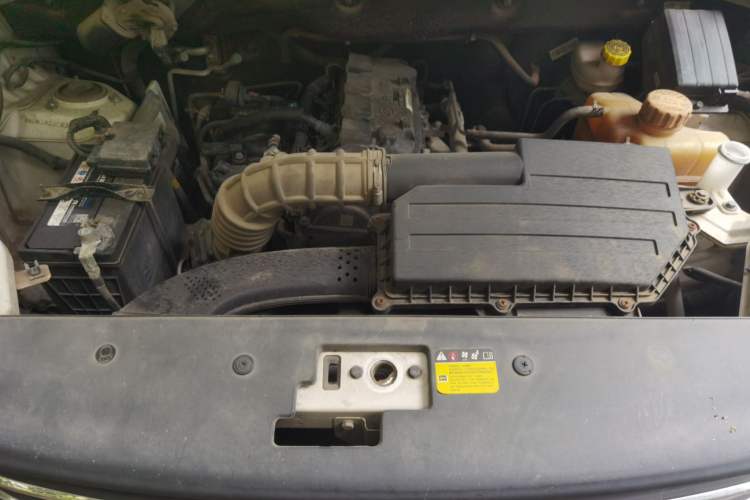 Used Wuling Hongguang 2018 1.5L S Standard Version L2B Engine Bay