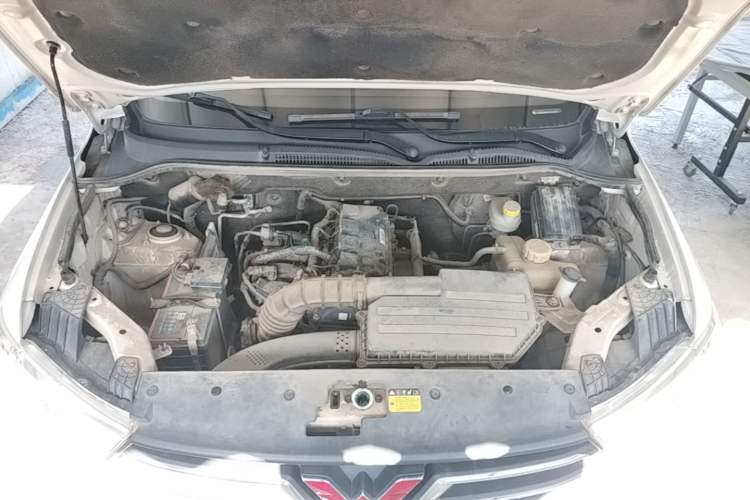 Used Wuling Hongguang 2018 1.5L S Standard Version L2B Engine Bay