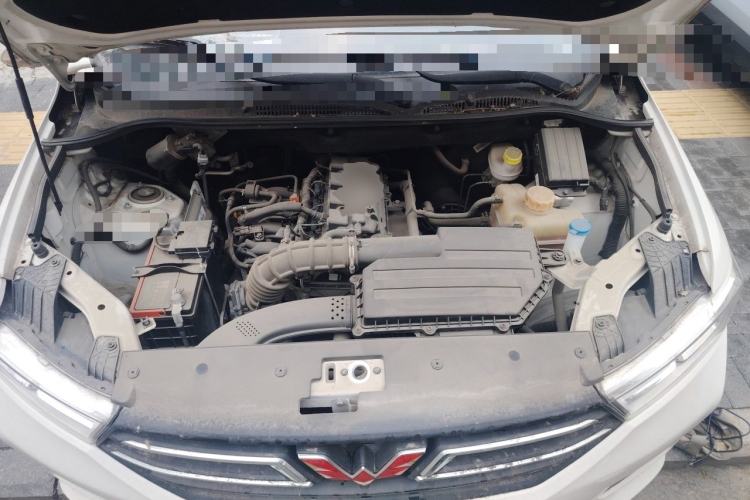 Used Wuling Hongguang 2018 1.5L S Comfort Model L2B Engine Bay