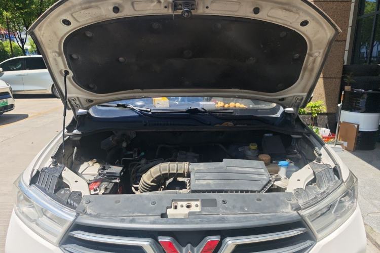 Used Wuling Hongguang 2018 1.5L S Comfort Model L2B Engine Bay
