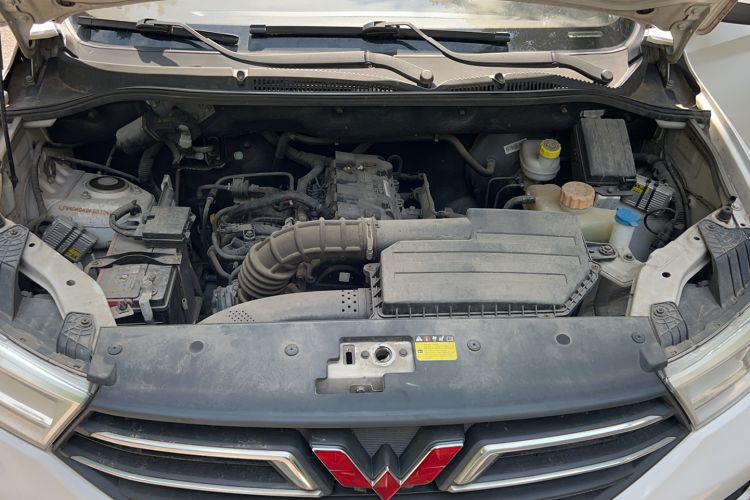 Used Wuling Hongguang 2018 1.5L S Standard Version L2B Engine Bay