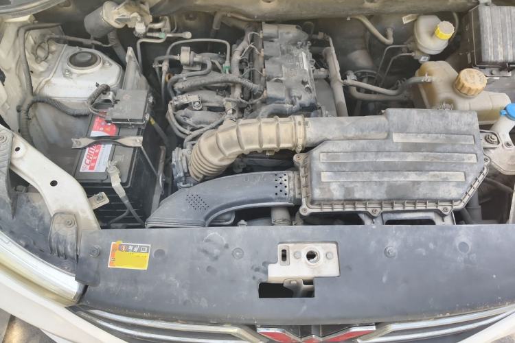 Used Wuling Hongguang 2018 1.5L S Comfort Model L2B Engine Bay