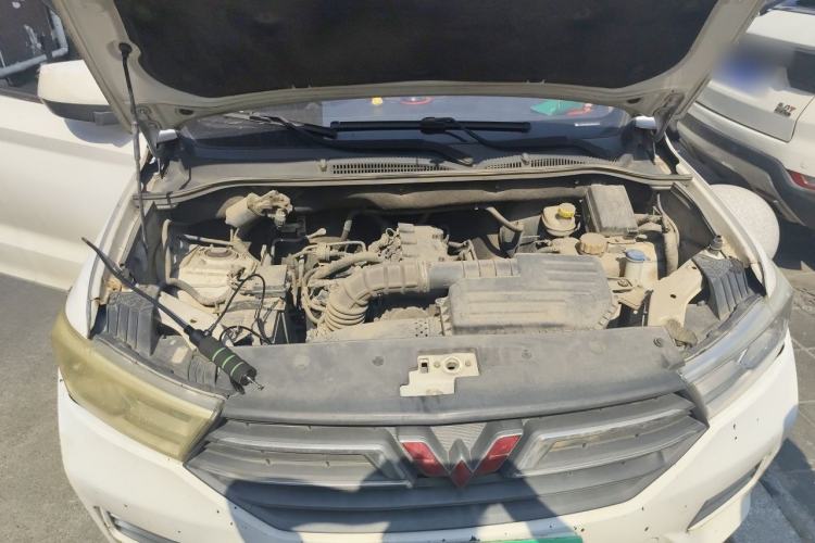 Used Wuling Hongguang 2018 1.5L S Comfort Model L2B Engine Bay
