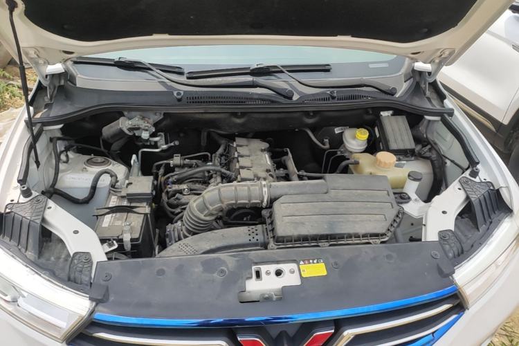 Used Wuling Hongguang 2018 1.5L S Comfort Model L2B Engine Bay