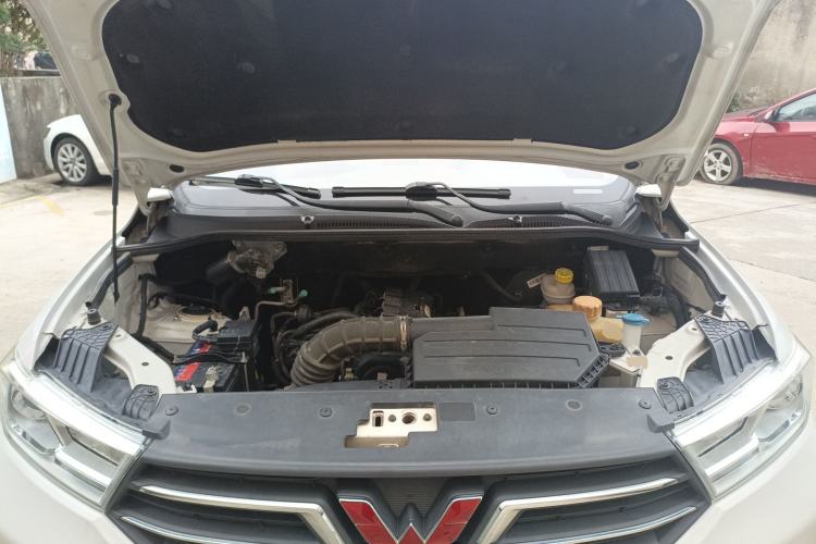 Used Wuling Hongguang 2018 1.5L S Standard Version L2B Engine Bay