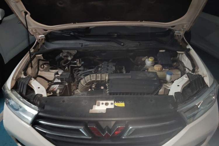 Used Wuling Hongguang 2018 1.5L S Standard Version L2B Engine Bay