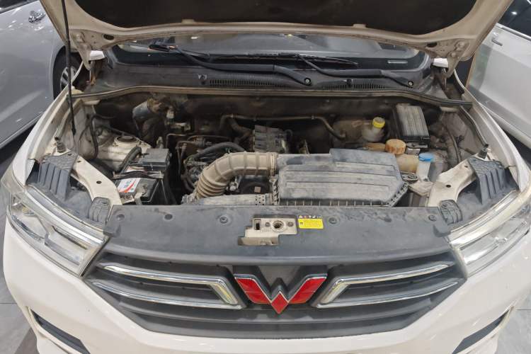 Used Wuling Hongguang 2018 1.5L S Comfort Model L2B Engine Bay