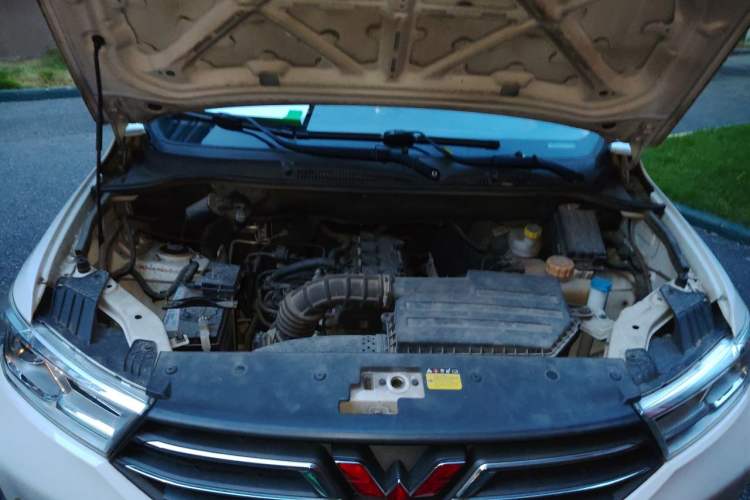 Used Wuling Hongguang 2018 1.5L S Standard Version L2B Engine Bay
