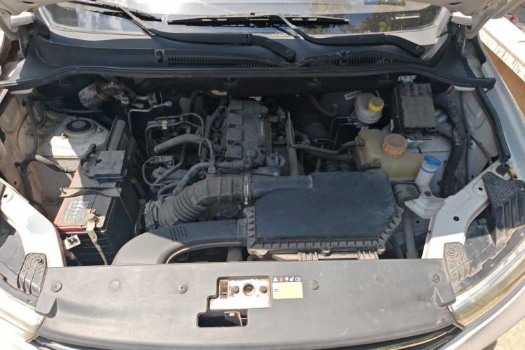 Used Wuling Hongguang 2018 1.5L S Comfort Model L2B Engine Bay