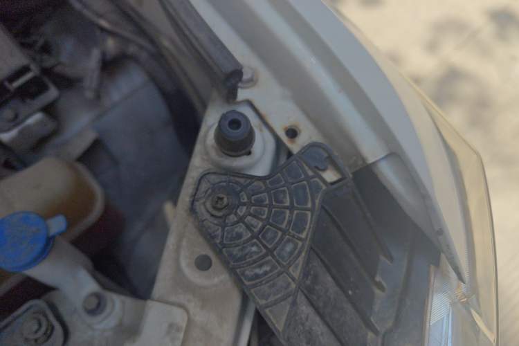 Used Wuling Hongguang 2018 1.5L S Comfort Model L2B Engine Bay Left