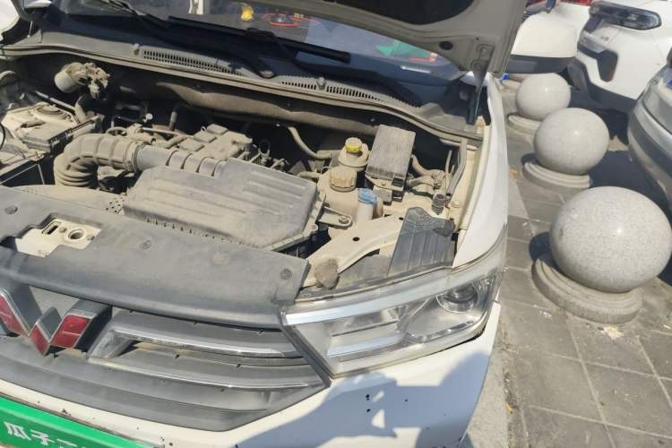 Used Wuling Hongguang 2018 1.5L S Comfort Model L2B Engine Bay Left