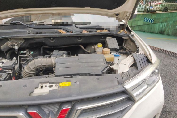 Used Wuling Hongguang 2018 1.5L S Comfort Model L2B Engine Bay Left