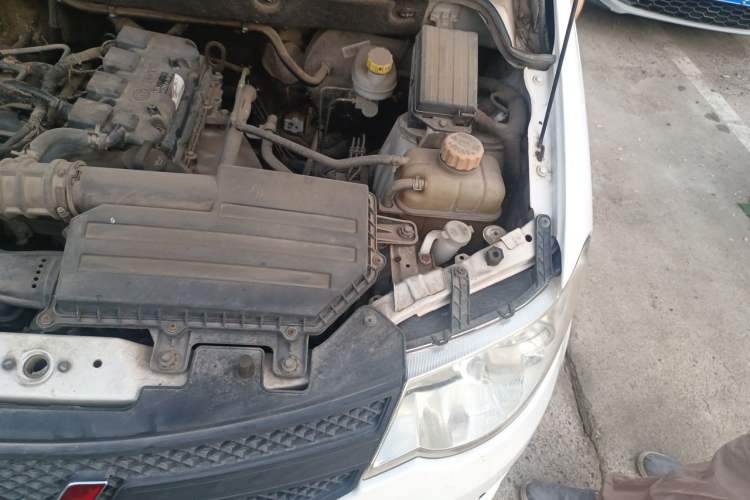 Used Wuling Hongguang  Engine Bay Left