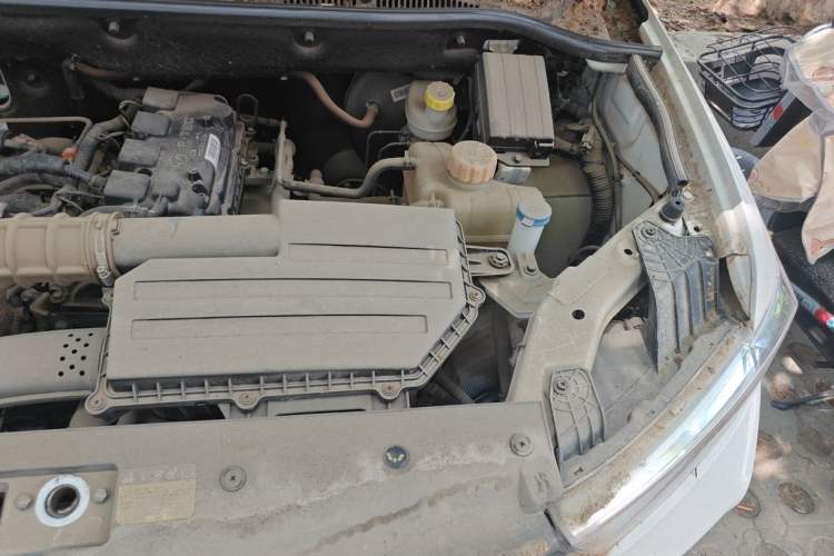 Used Wuling Hongguang 2018 1.5L S Standard Version L2B Engine Bay Left