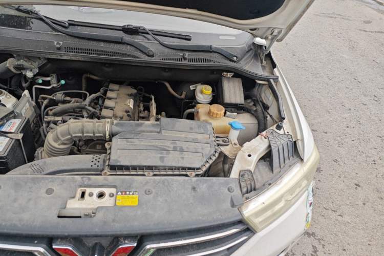 Used Wuling Hongguang 2018 1.5L S Comfort Model L2B Engine Bay Left