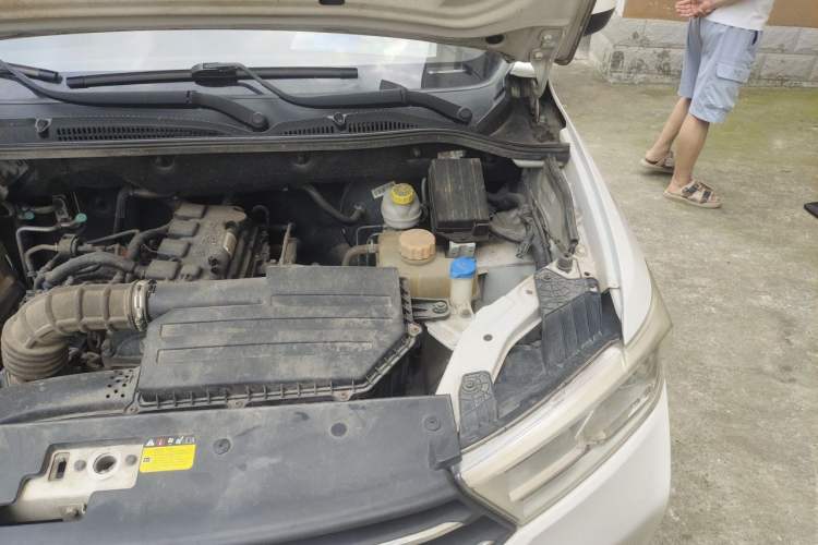 Used Wuling Hongguang 2018 1.5L S Standard Version L2B Engine Bay Left