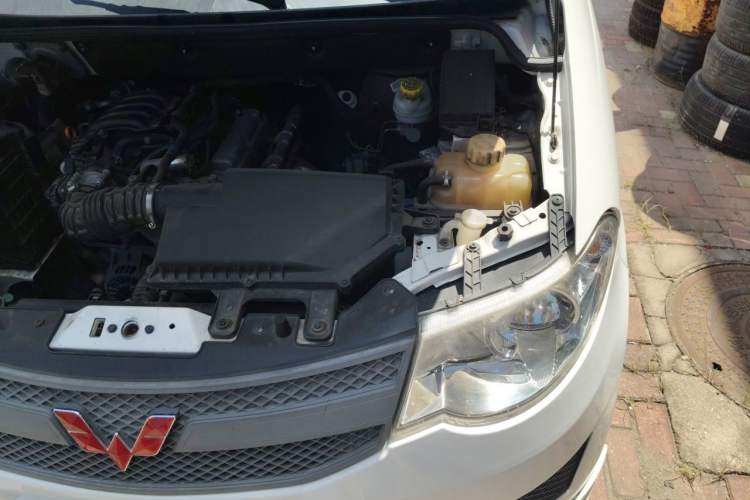 Used Wuling Hongguang 2018 1.2L Classic S Base Model Engine Bay Left