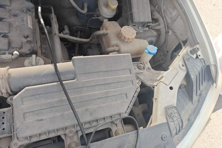 Used Wuling Hongguang 2018 1.5L S Comfort Model L2B Engine Bay Left