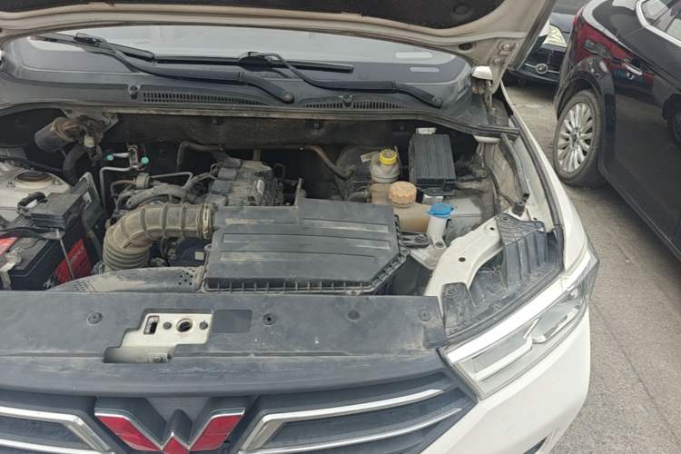 Used Wuling Hongguang 2018 1.5L S Comfort Model L2B Engine Bay Left