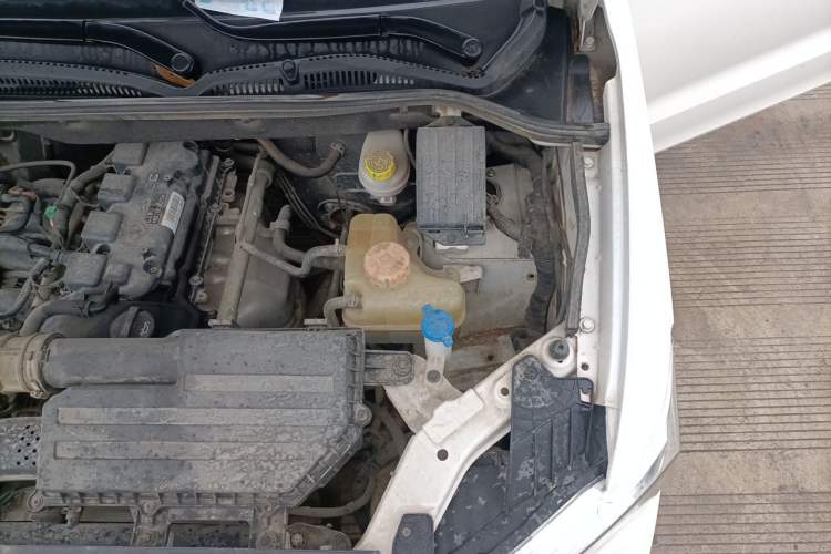 Used Wuling Hongguang 2018 1.5L S Comfort Model L2B Engine Bay Left