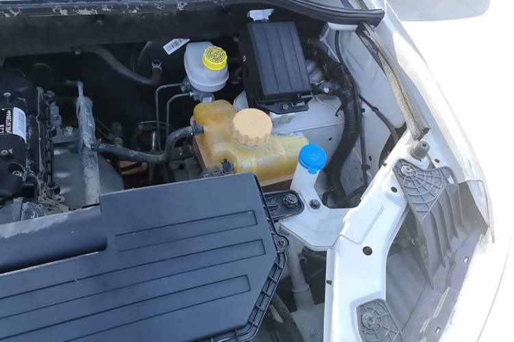 Used Wuling Hongguang 2018 1.5L S Comfort Model L2B Engine Bay Left