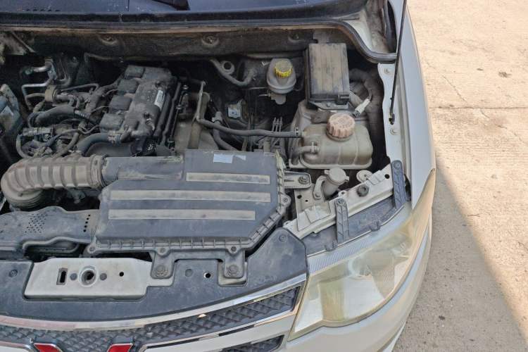 Used Wuling Hongguang 2018 1.5L Classic S Standard Model Engine Bay Left
