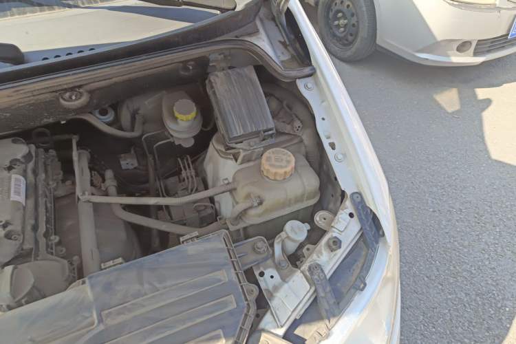 Used Wuling Hongguang 2018 1.5L Classic S Standard Model Engine Bay Left