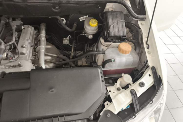 Used Wuling Hongguang 2018 1.2L Classic S Base Model Engine Bay Left
