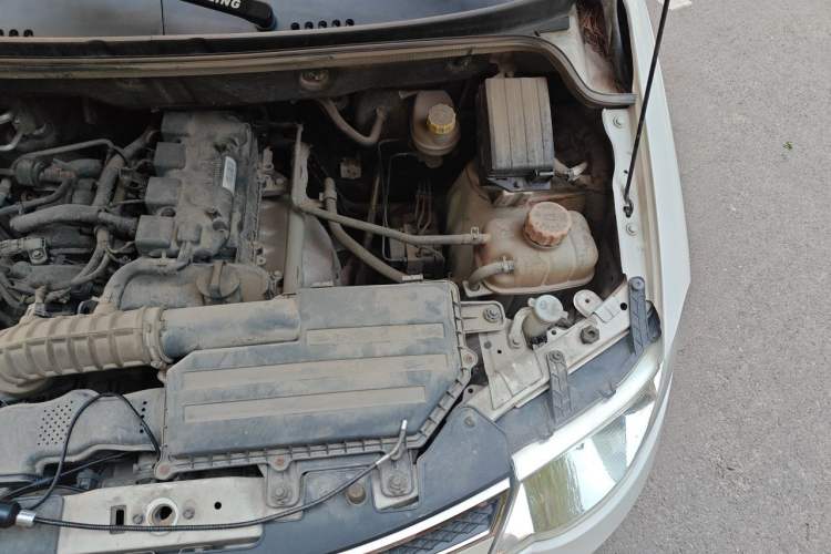 Used Wuling Hongguang 2018 1.5L Classic S Standard Model Engine Bay Left