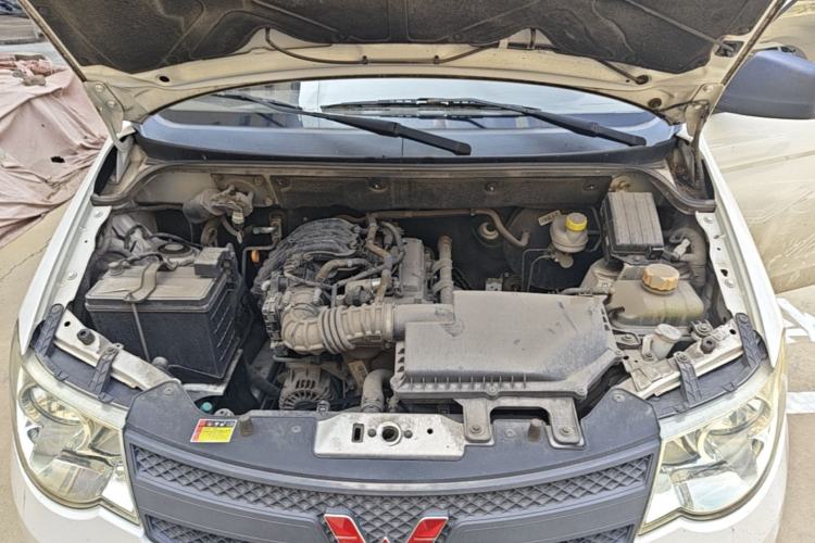Used Wuling Hongguang 2018 1.2L Classic S Base Model Engine Bay