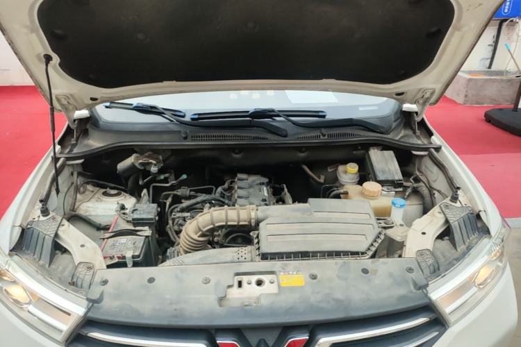 Used Wuling Hongguang 2018 1.5L S Comfort Model L2B Engine Bay