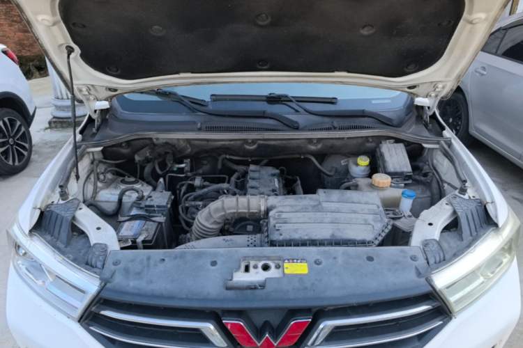 Used Wuling Hongguang 2018 1.5L S Comfort Model L2B Engine Bay