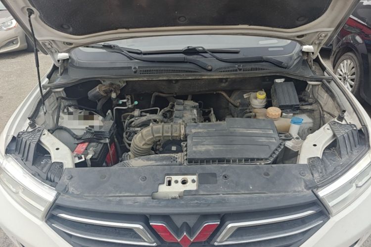 Used Wuling Hongguang 2018 1.5L S Comfort Model L2B Engine Bay