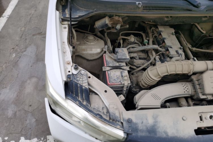 Used Wuling Hongguang 2018 1.5L S Standard Version L2B Engine Bay Right