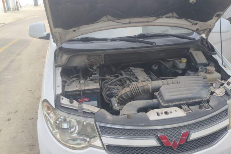 Used Wuling Hongguang 2018 1.5L S Standard Version L2B Engine Bay Right