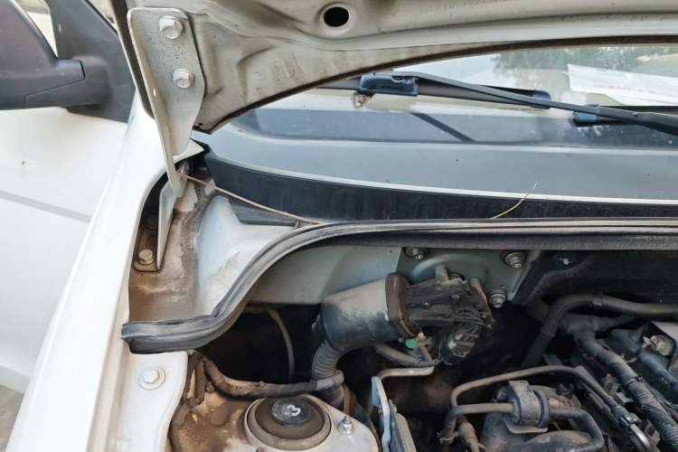 Used Wuling Hongguang 2018 1.5L Classic S Base Model Engine Bay Right