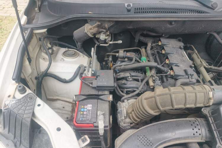 Used Wuling Hongguang 2018 1.5L S Standard Version L2B Engine Bay Right