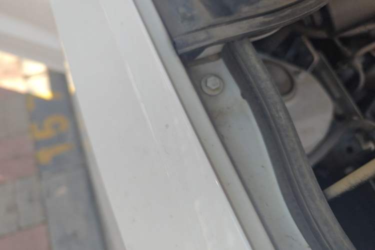 Used Wuling Hongguang 2018 1.5L S Comfort Model L2B Engine Bay Right