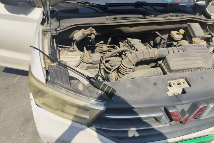 Used Wuling Hongguang 2018 1.5L S Comfort Model L2B Engine Bay Right