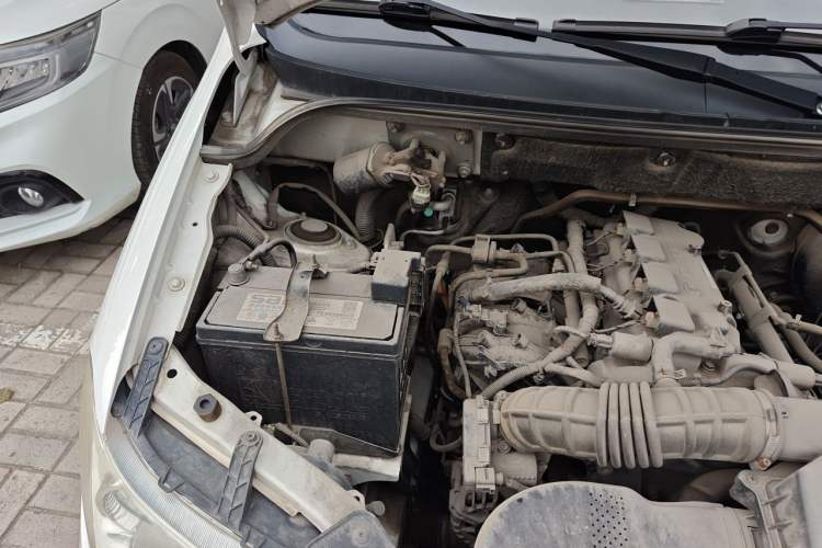Used Wuling Hongguang 2018 1.5L S Standard Version L2B Engine Bay Right