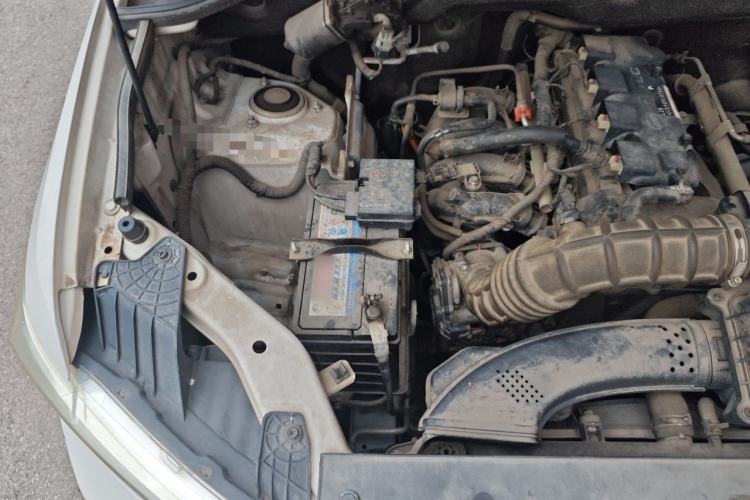 Used Wuling Hongguang 2018 1.5L S Comfort Model L2B Engine Bay Right