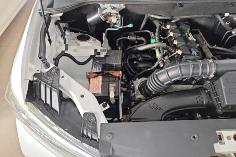 Used Wuling Hongguang 2018 1.5L S Standard Version L2B Engine Bay Right