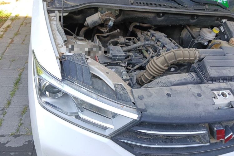 Used Wuling Hongguang 2018 1.5L S Standard Version L2B Engine Bay Right