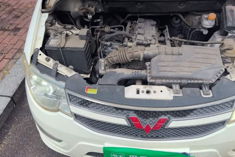 Used Wuling Hongguang 2018 1.5L Classic S Standard Model Engine Bay Right