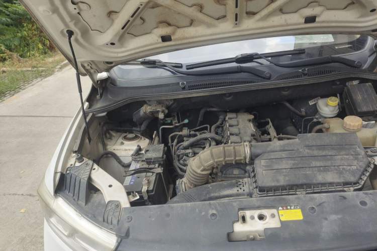 Used Wuling Hongguang 2018 1.5L S Standard Version L2B Engine Bay Right