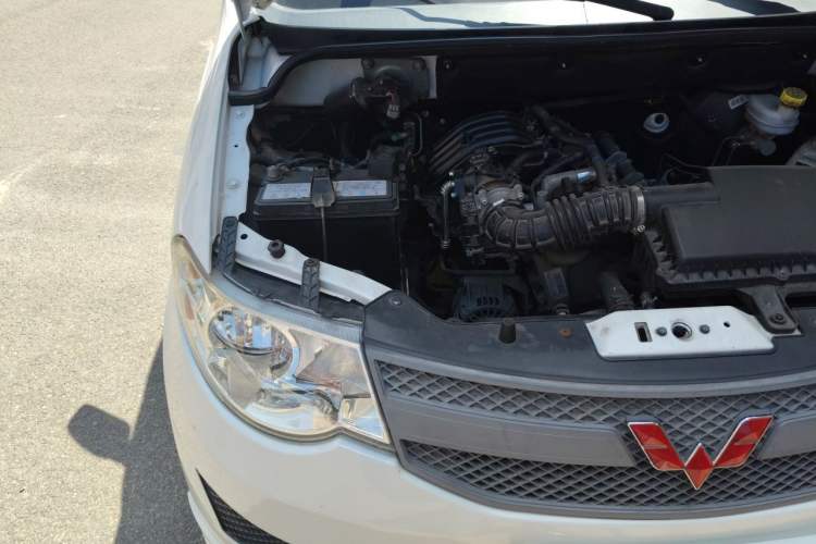 Used Wuling Hongguang 2018 1.2L Classic S Base Model Engine Bay Right