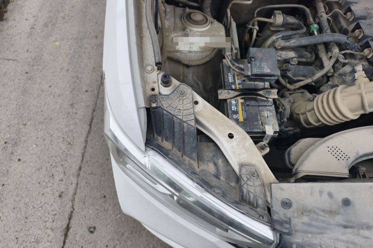 Used Wuling Hongguang 2018 1.5L S Standard Version L2B Engine Bay Right