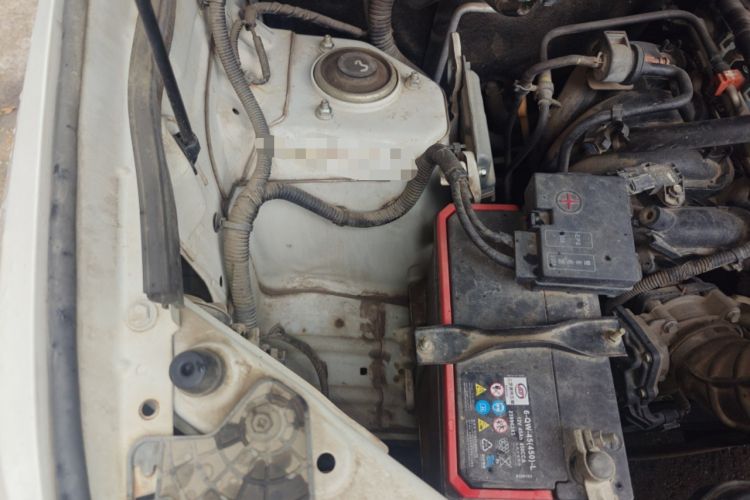 Used Wuling Hongguang 2018 1.5L S Standard Version L2B Engine Bay Right