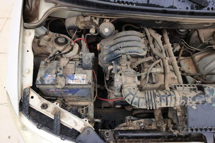 Used Wuling Hongguang 2018 1.2L Classic S Base Model Engine Bay Right